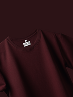 Jayhues Burgundy basic t-shirt with a brand label on a dark background